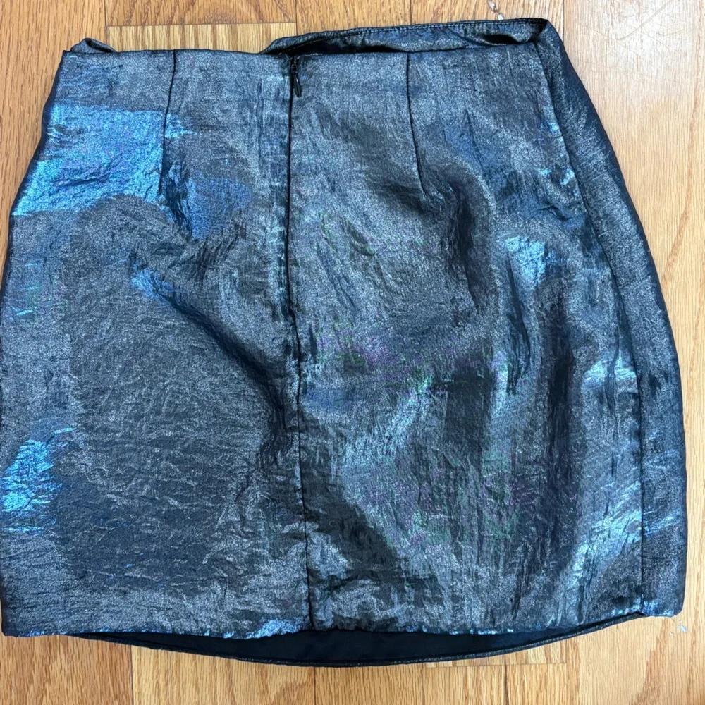 House of Harlow 1960 Iridescent Black Mini Skirt - Picture 2 of 5